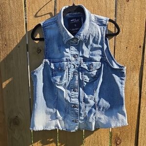 SILVER JEANS Co Distressed Vest Size 1X